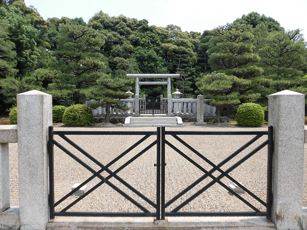 第九十八代 長慶天皇02